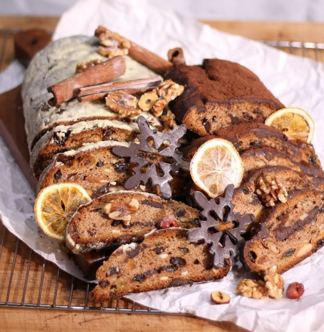 Schokoladen Chirststollen